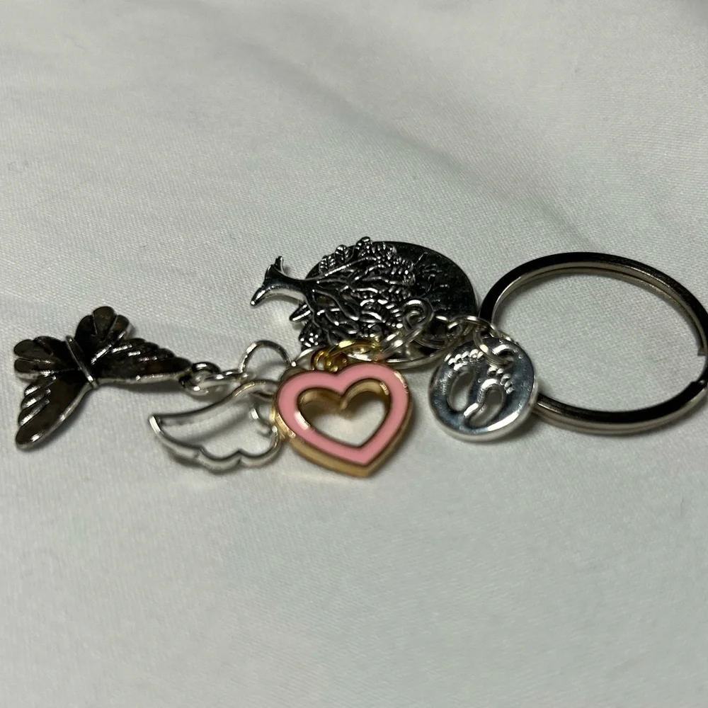 Silver keychain “Life is a‎ gift” charms